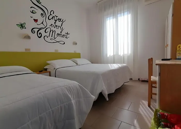 Kristalex Pet Friends Hotel 切塞纳蒂科