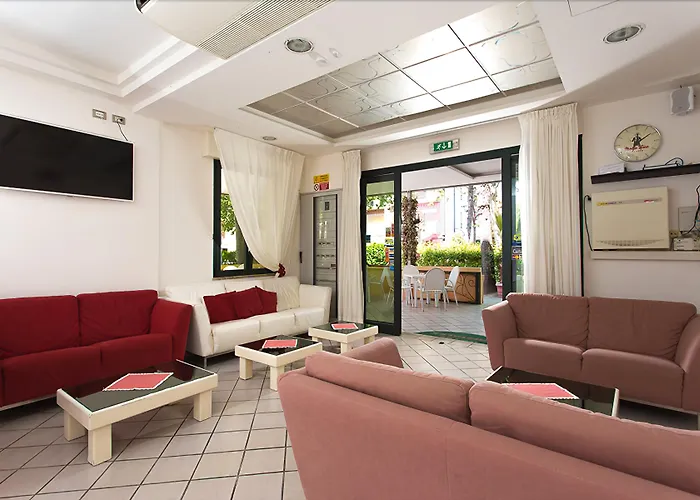 Kristalex Pet Friends Hotel 切塞纳蒂科